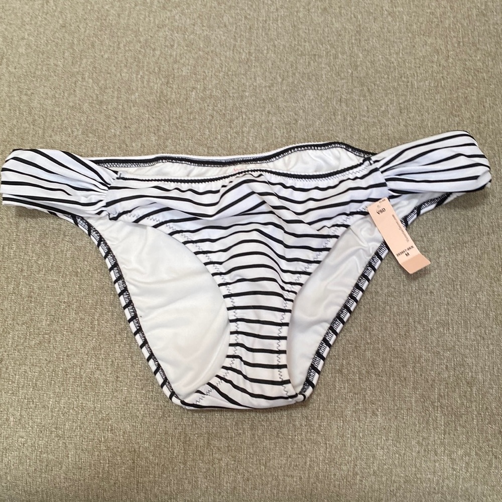 NWT Victoria’s Secret bikini bottom